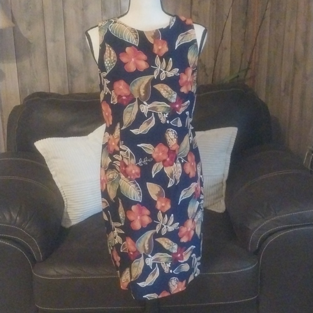 Maggie London Navy Floral Silk Sleeveless Dress Size 8P Garden Party Graduation
